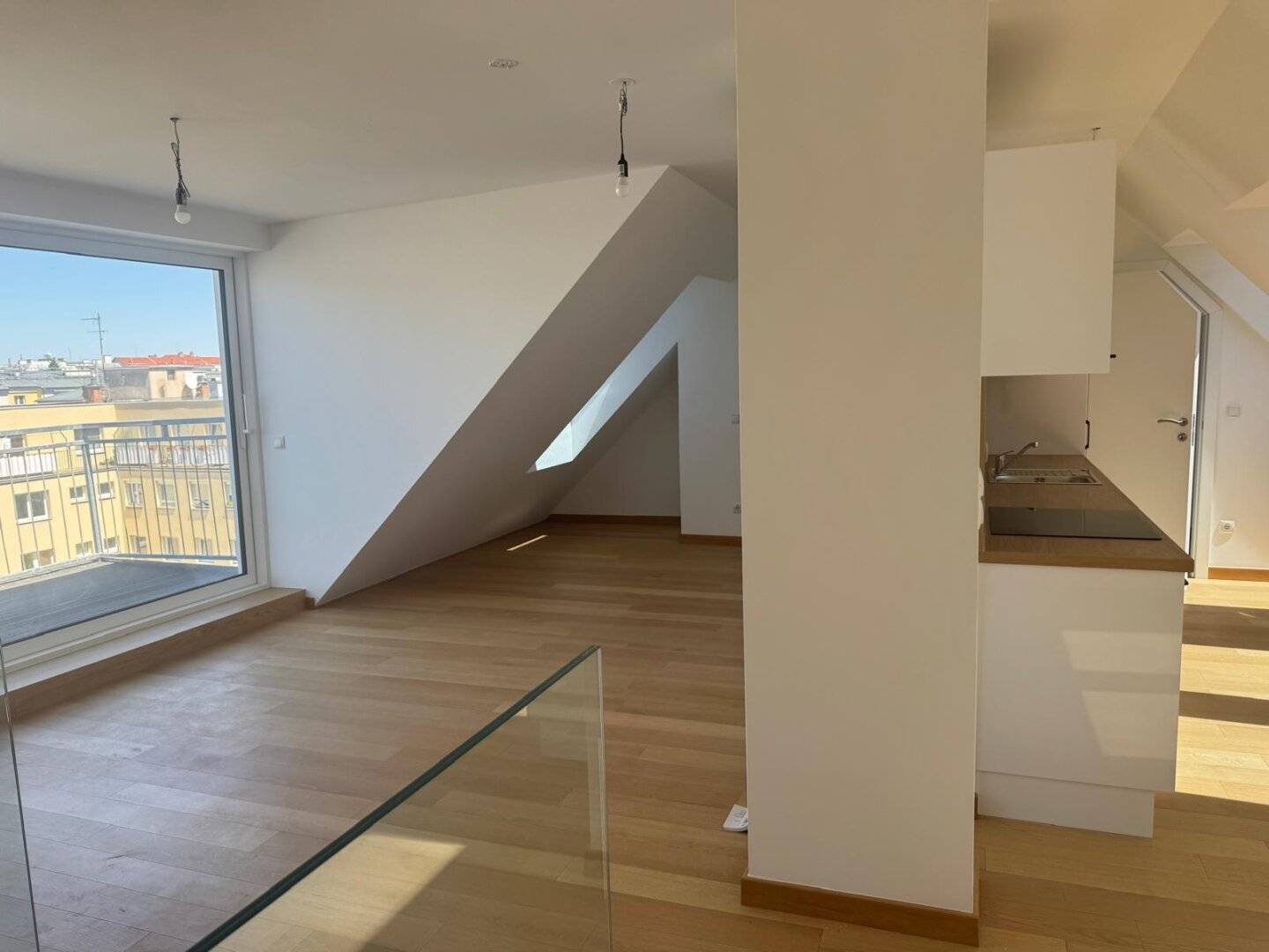 Lichtdurchflutete Maisonettewohnung mit sonniger Terrasse