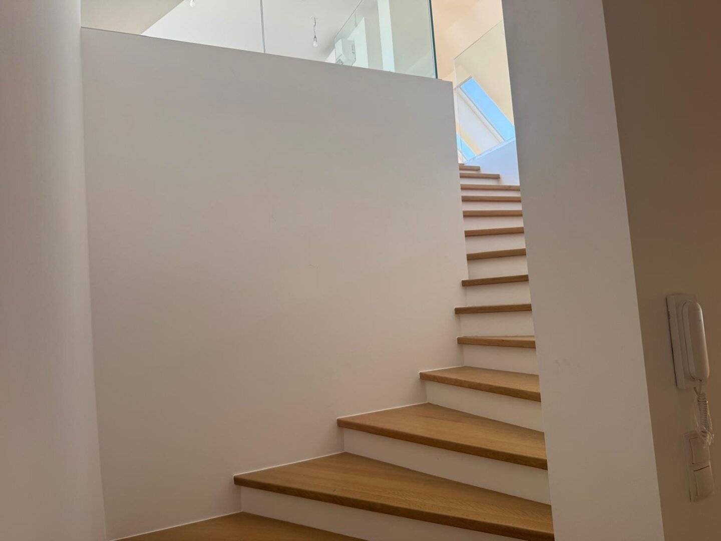 Lichtdurchflutete Maisonettewohnung mit sonniger Terrasse