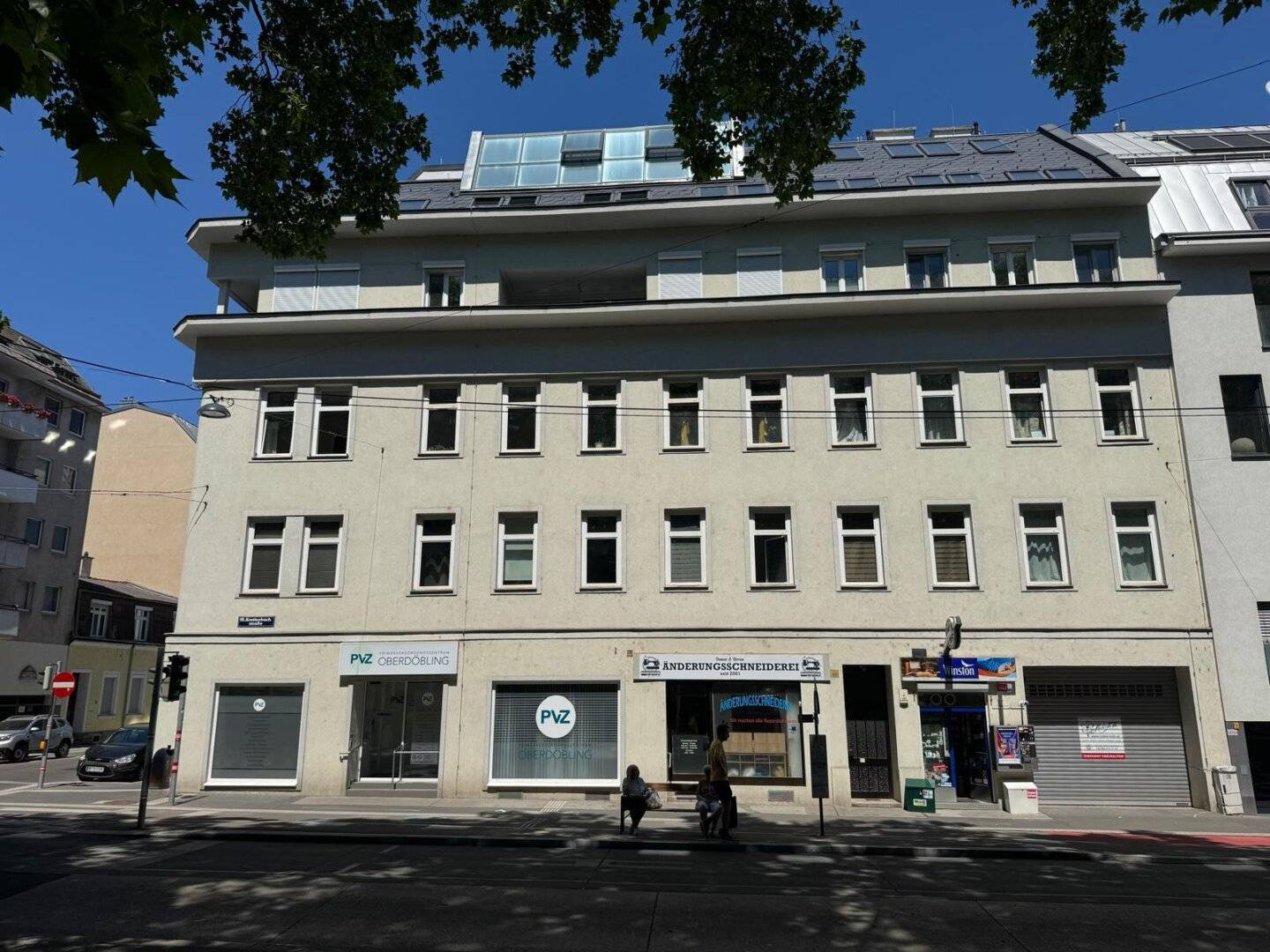 Lichtdurchflutete Maisonettewohnung mit sonniger Terrasse