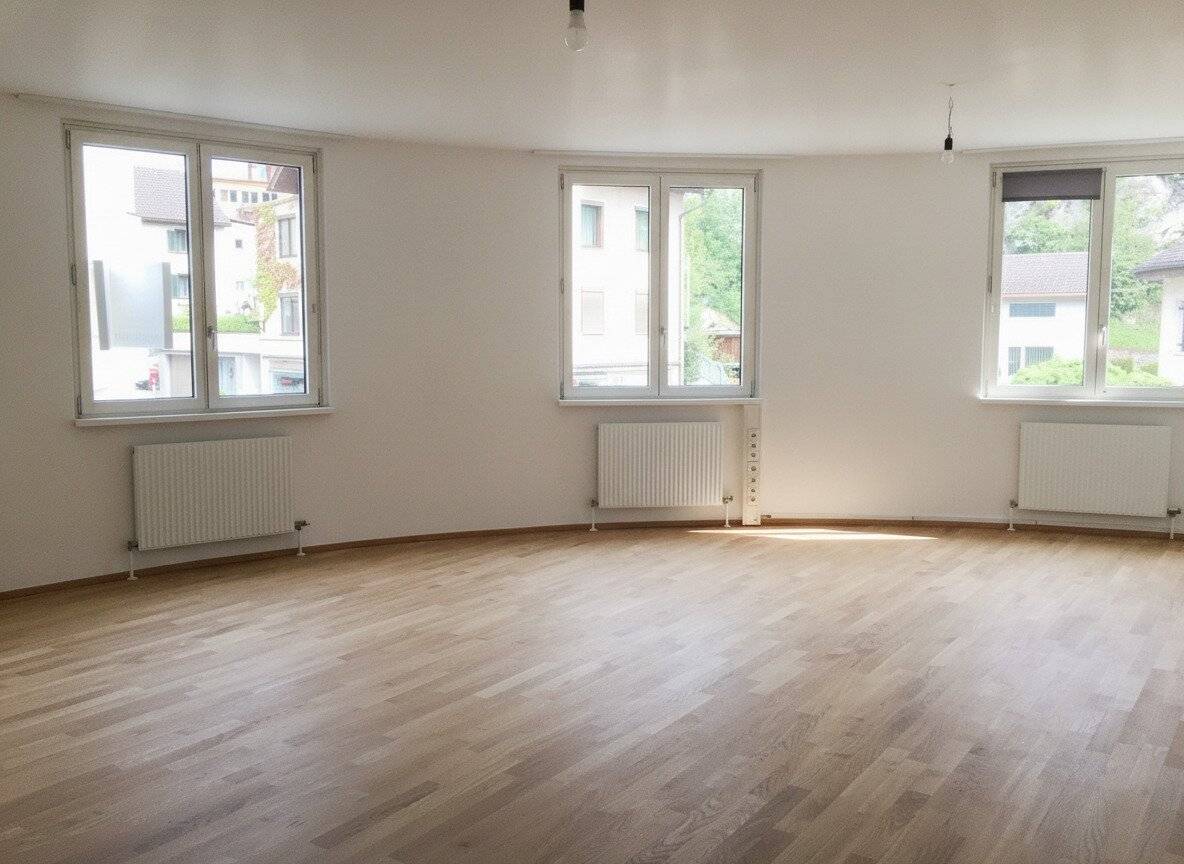 Helle 2-Zimmer-Wohnung mit offener Küche in zentraler Lage