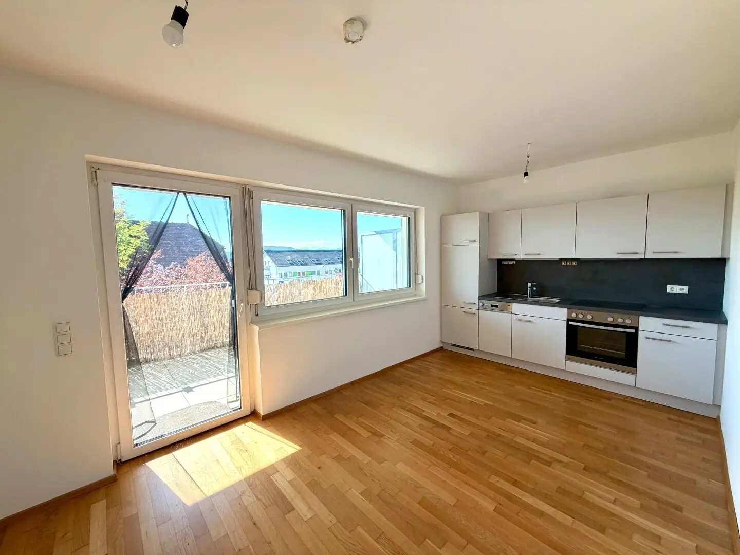 Bright new build apartment with terrace and carport in St. Peter