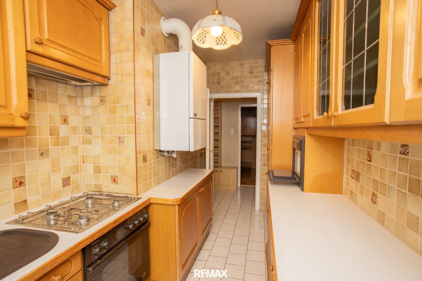 Bright 3-room apartment with elevator and storage room
