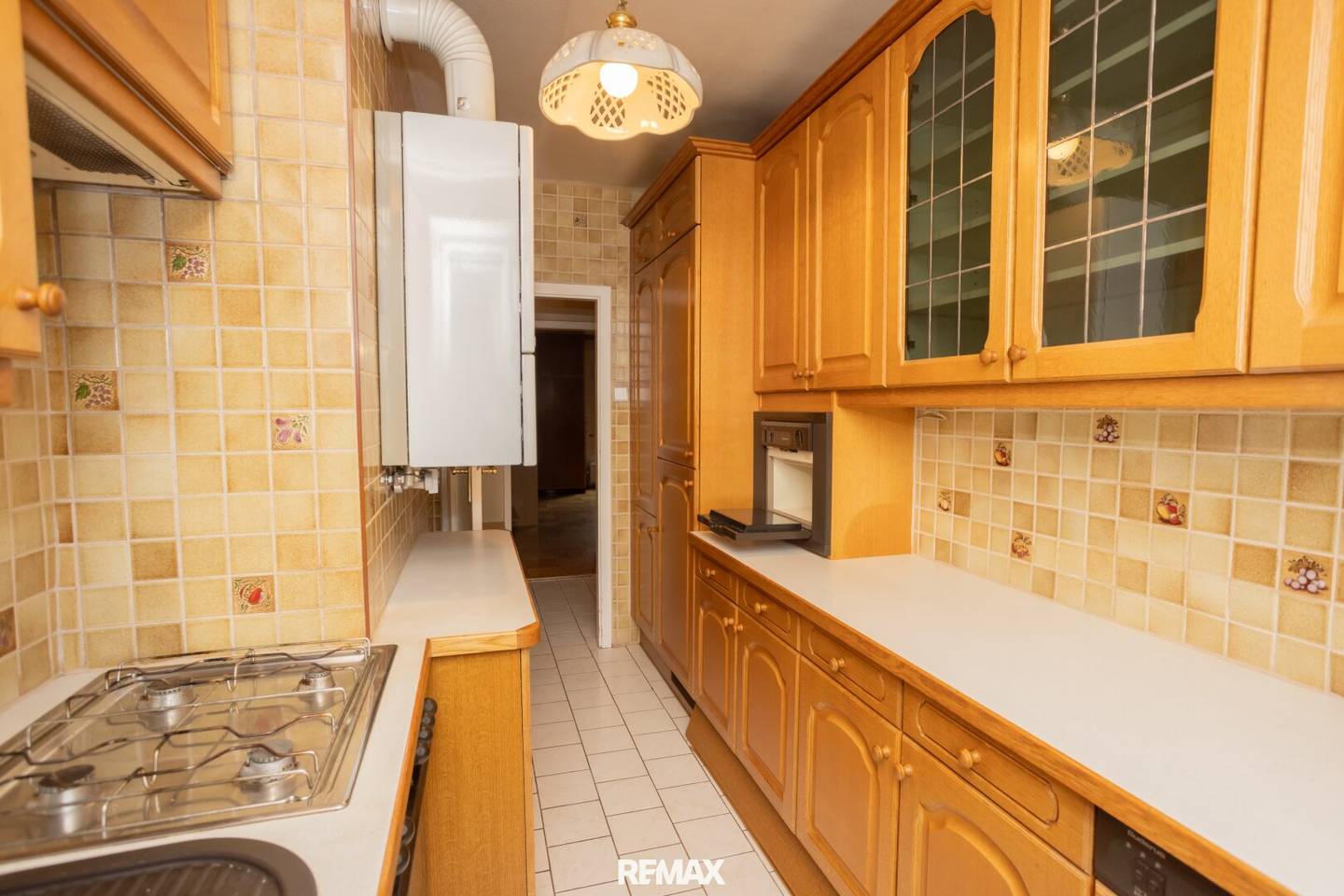 Bright 3-room apartment with elevator and storage room