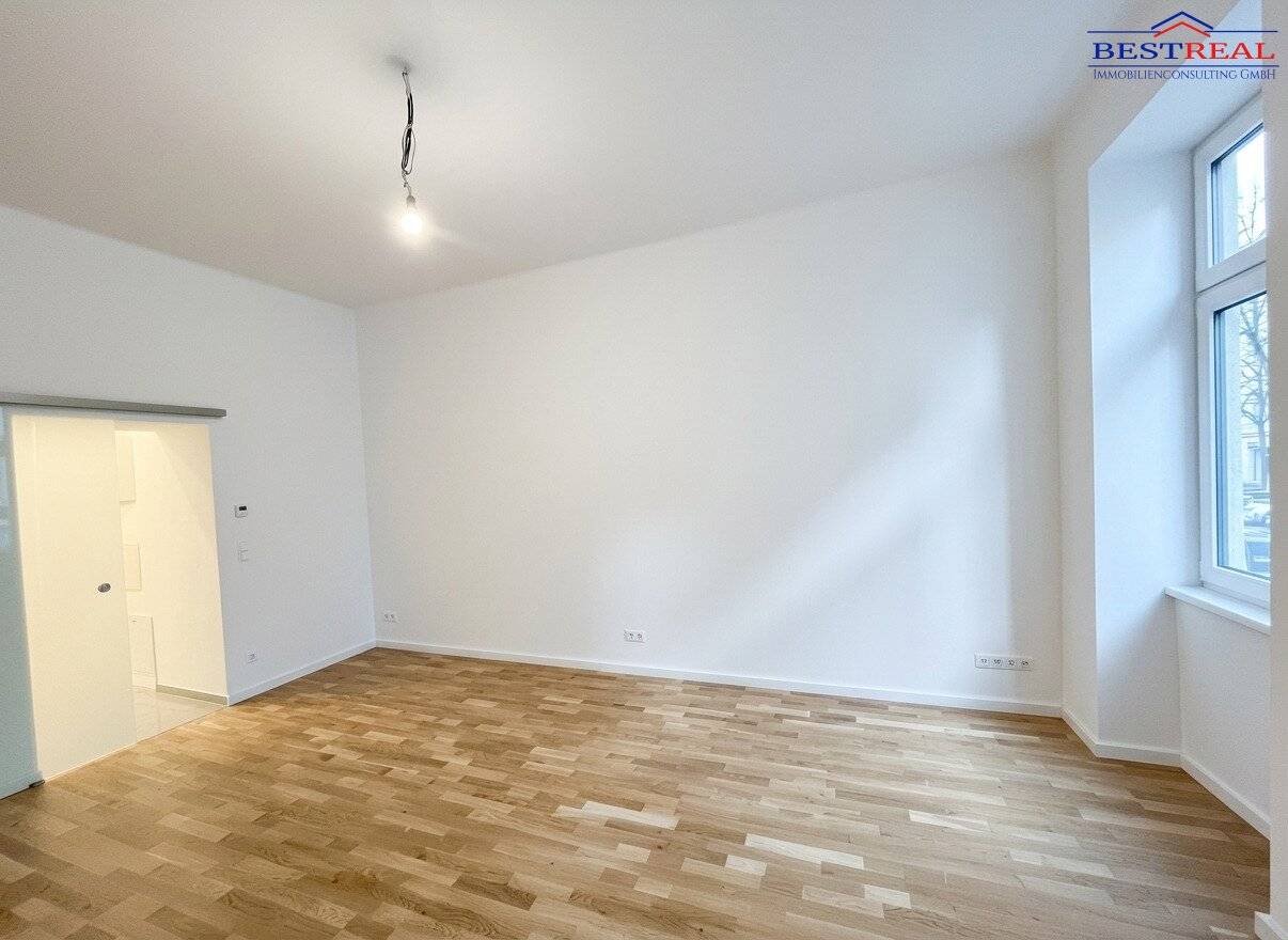 Saniertes Altbauapartment mit Lift und Gartenblick