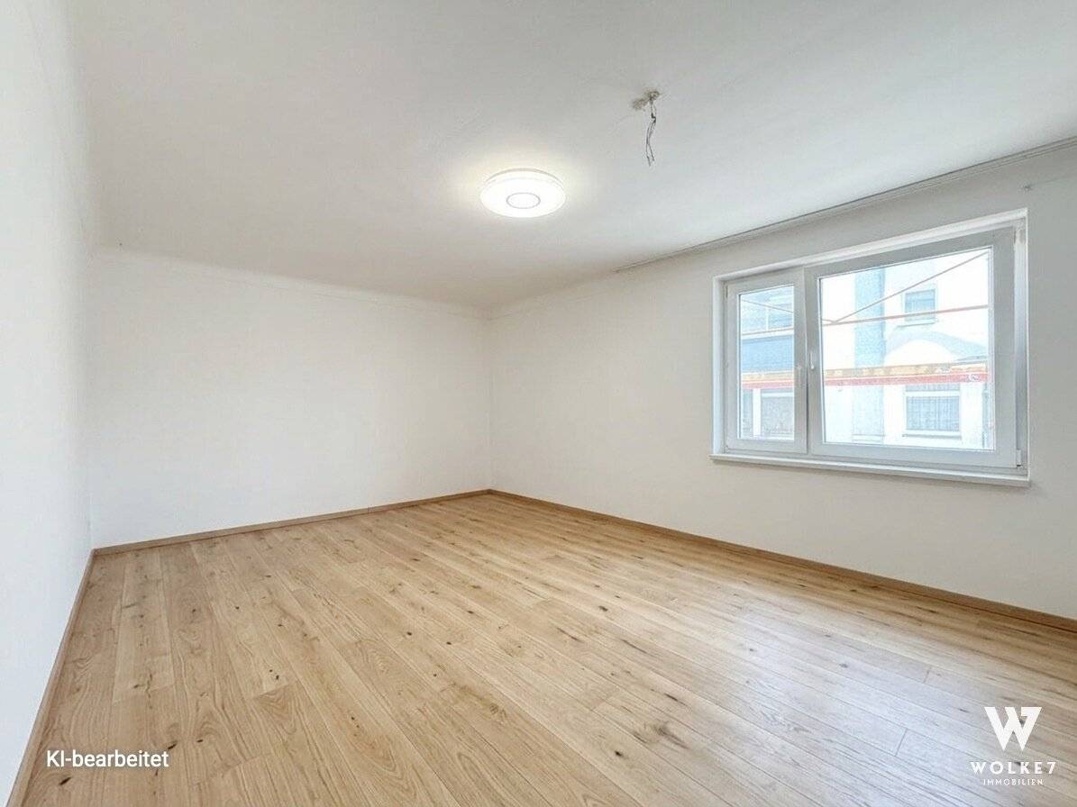 Bright 3-room apartment with elevator and shared garden