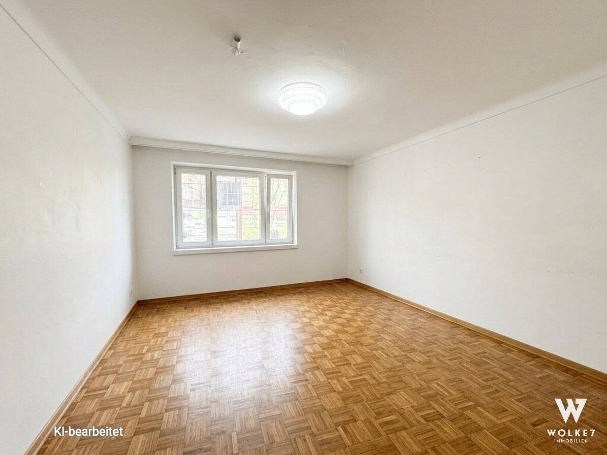 Bright 3-room apartment with elevator and shared garden