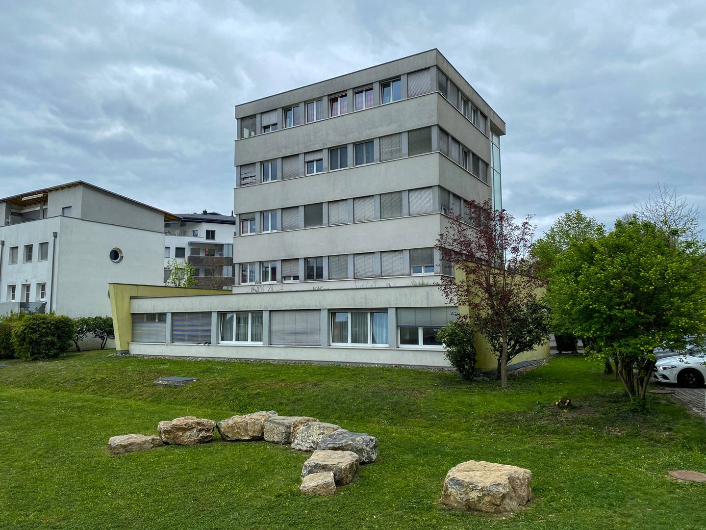 Zinshaus mit Tiefgarage und laufenden Mieteinnahmen