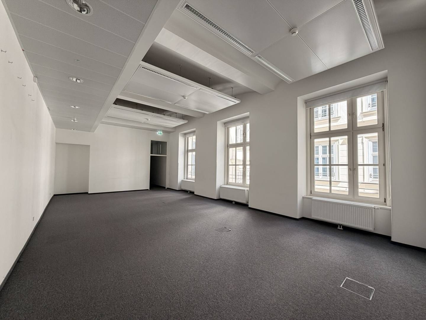 Repräsentative Altbaubürofläche am Schillerplatz