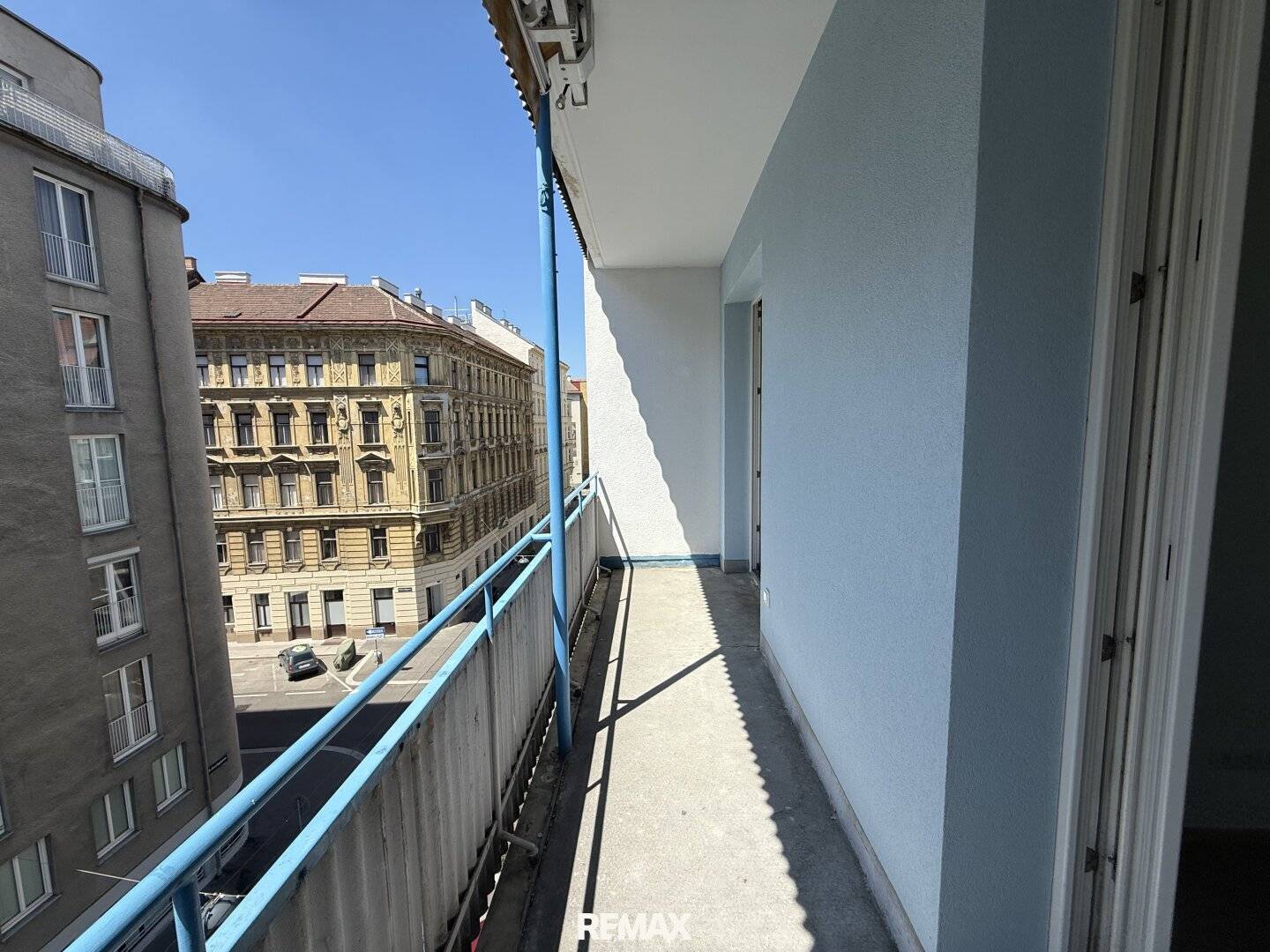 Helle 2 Zimmer Wohnung mit zwei Loggien im Fasanviertel