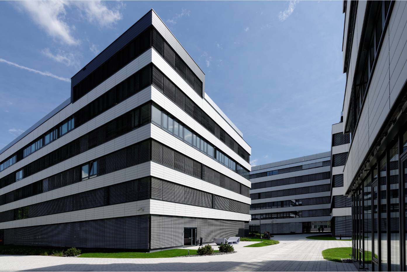 Office space at EURO PLAZA with rooftop terrace and excellent transport links