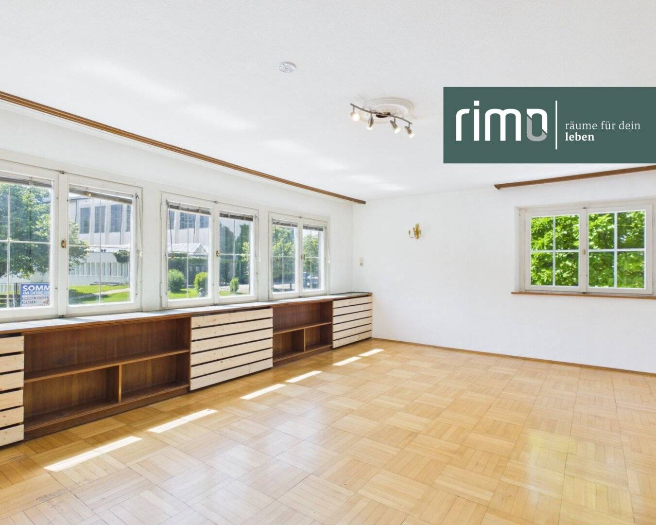 Spacious period apartment with terrace in central location