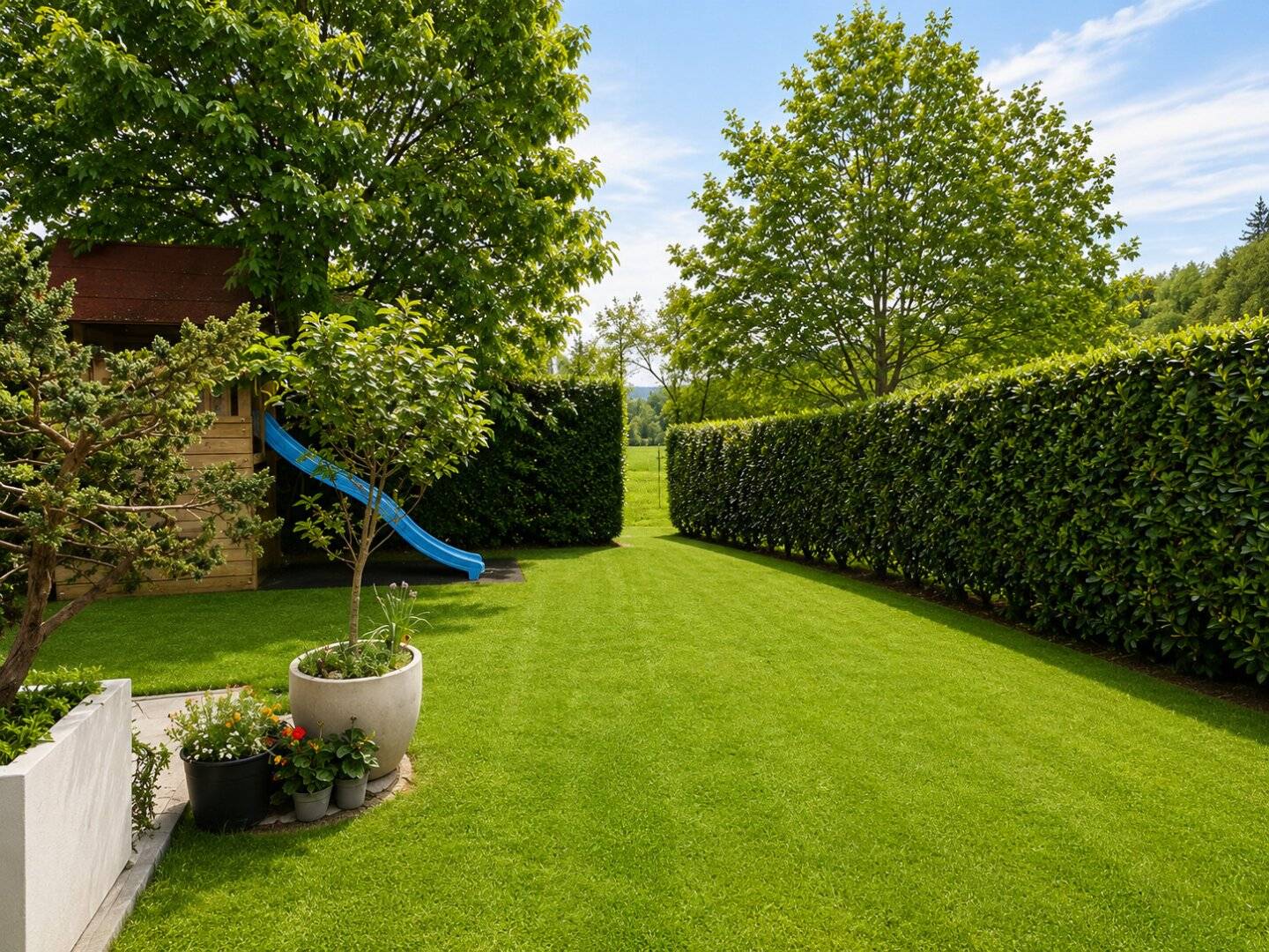 Neuwertige Gartenwohnung mit großem Garten und ganztägiger Sonne