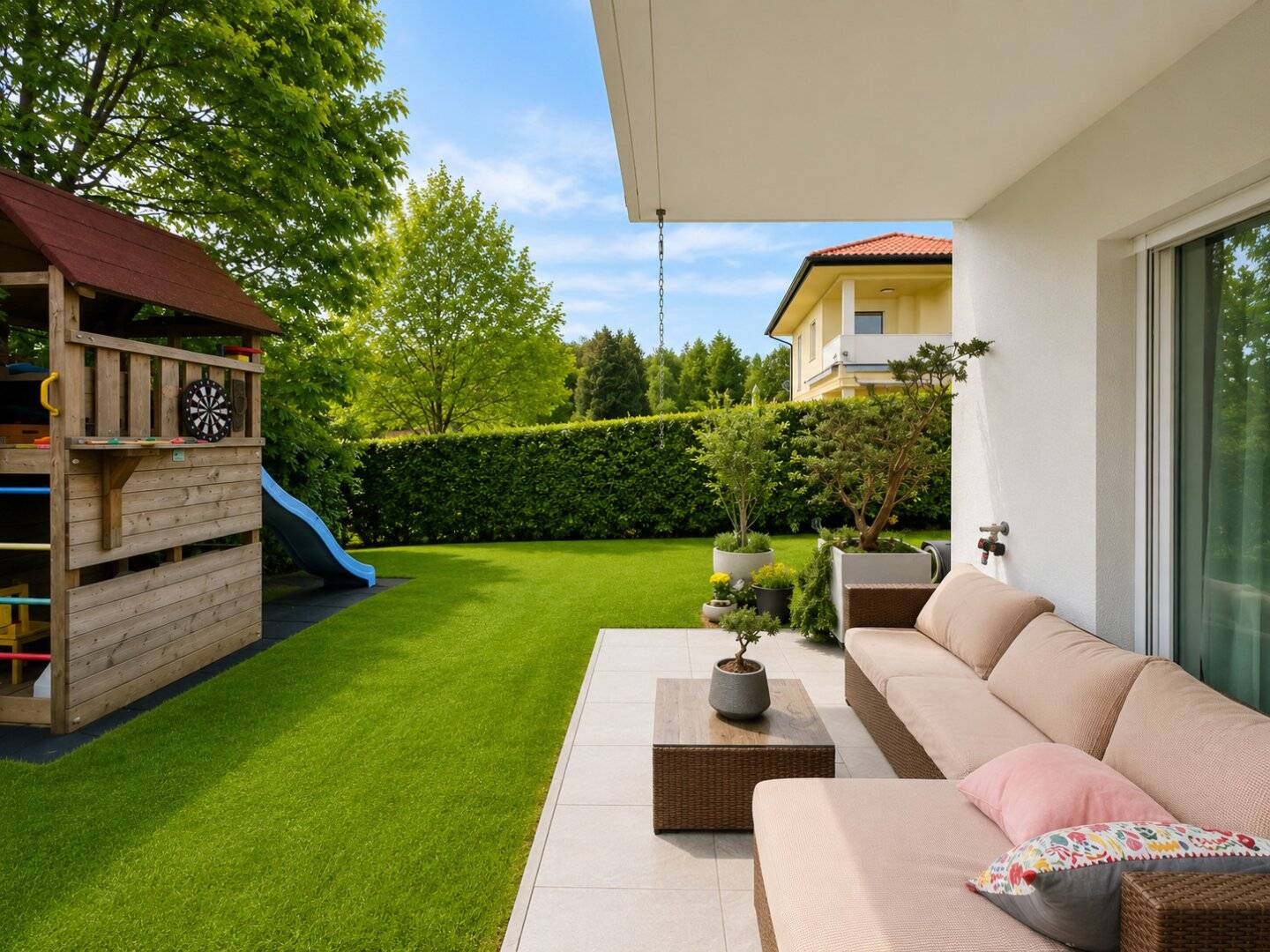 Neuwertige Gartenwohnung mit großem Garten und ganztägiger Sonne