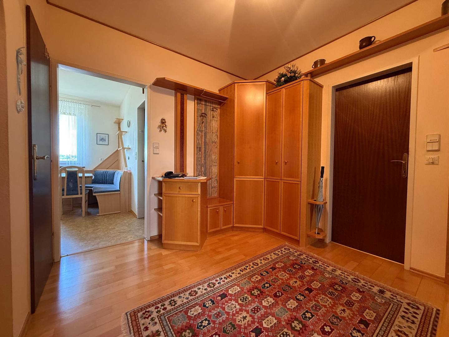 Bright apartment with sunny loggia in Dietachdorf