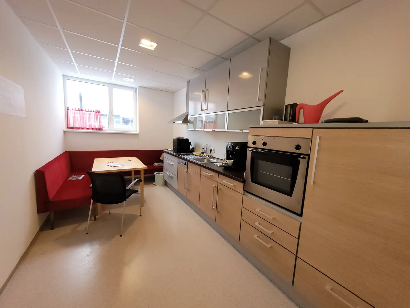 Bright office space with air conditioning and parking in prime location