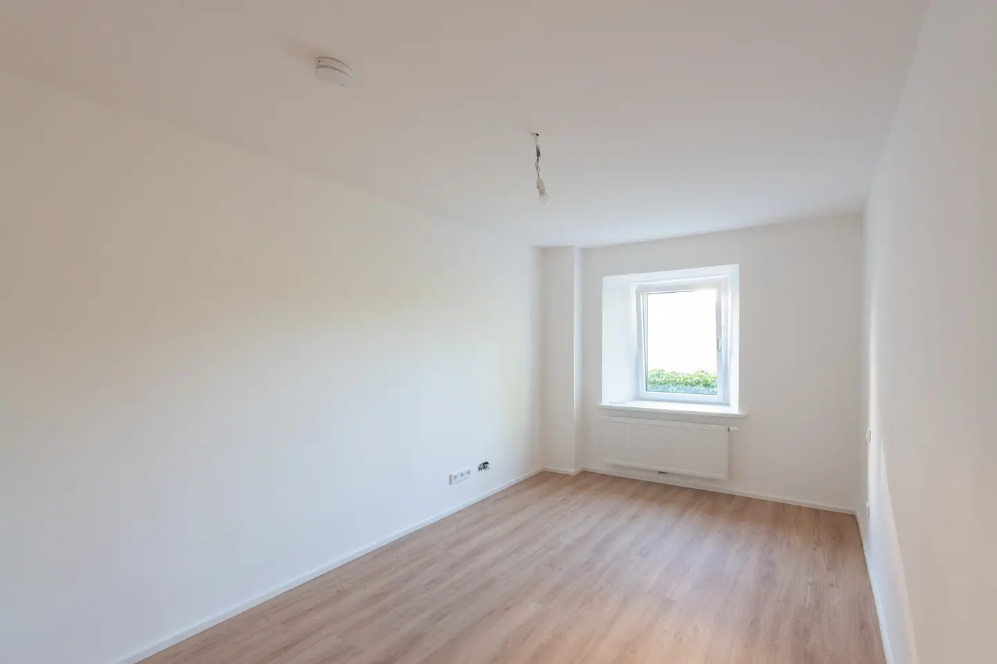 Ground floor apartment with fitted kitchen in a nature setting