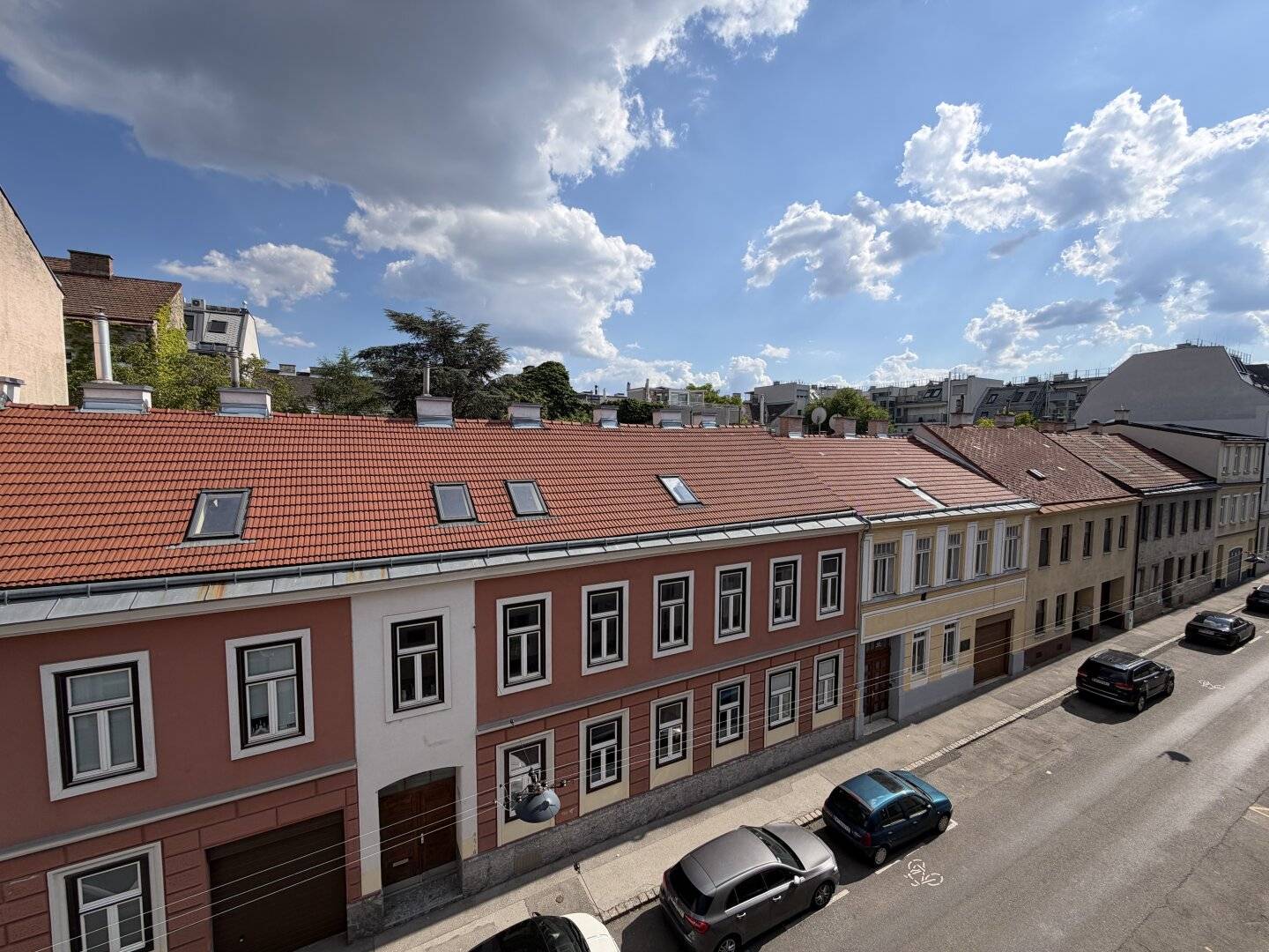 Bright 2 room apartment with east west orientation and elevator in Meidling