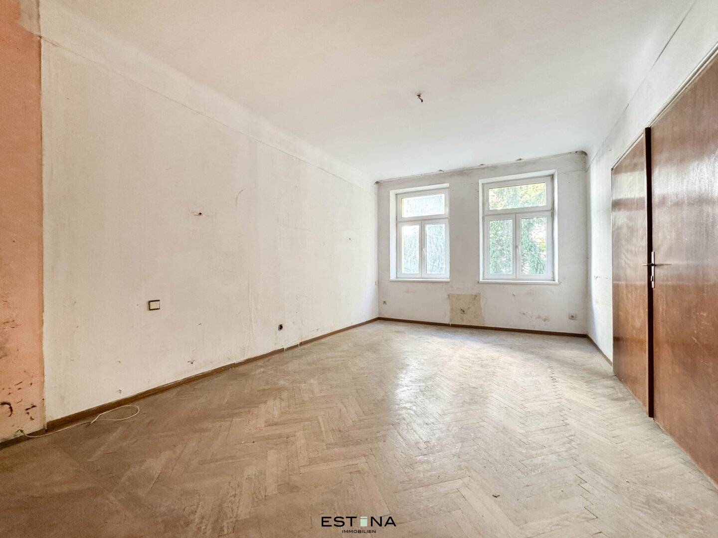 Quiet Altbau apartment with courtyard view near Kutschkermarkt