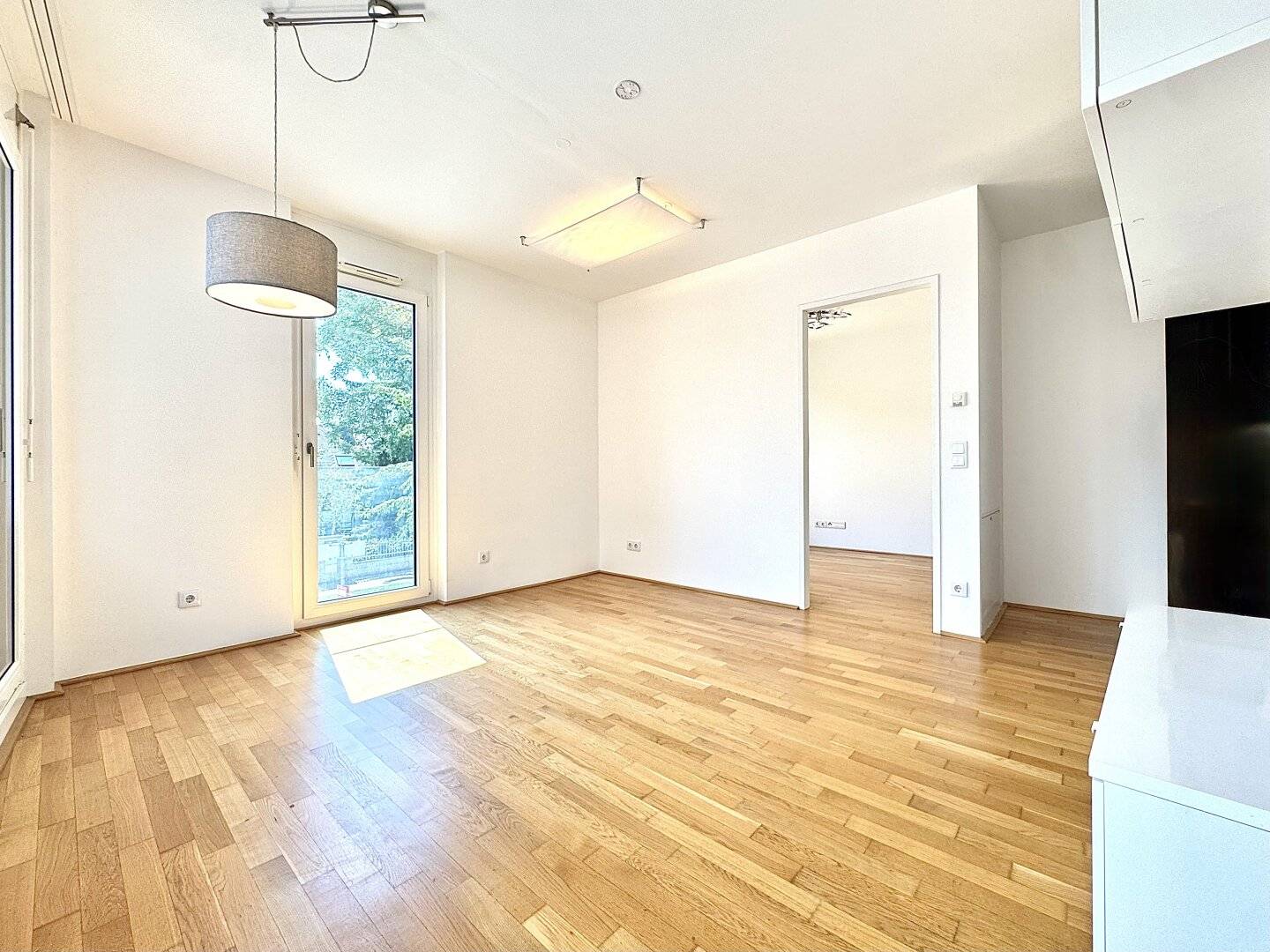 Modern 2 room apartment with balcony loggia and sauna