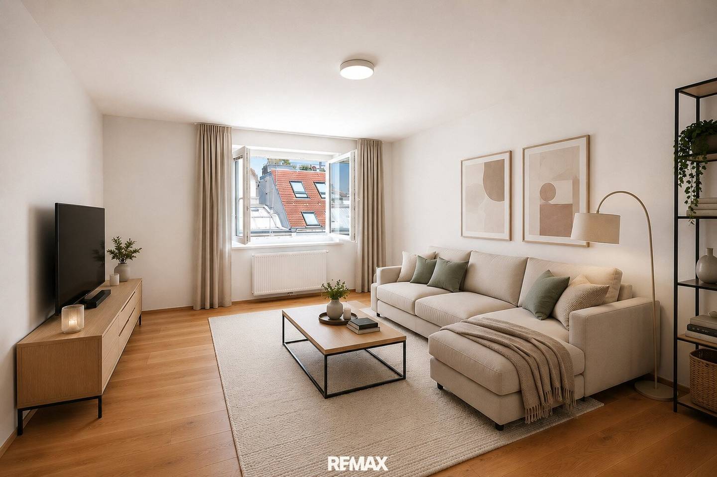 Renovated apartment with elevator and panoramic views