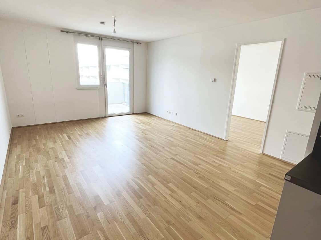 Modern 2 Room Apartment with Balcony and Ceiling Cooling