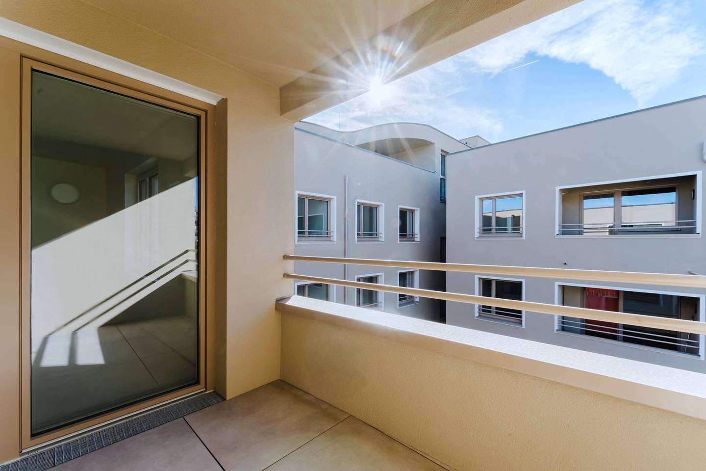 Dachgeschosswohnung mit Südwest Loggia und Dachgarten