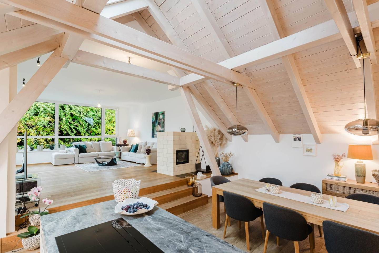 Stylish townhouse with rooftop terrace lake view and two parking spaces