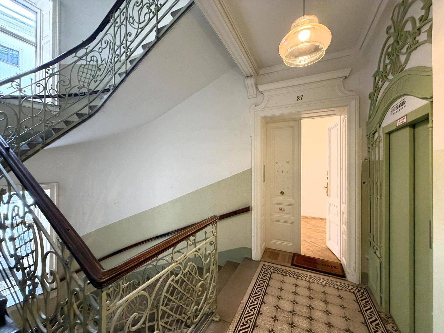 Prestigious Period Office on Wollzeile