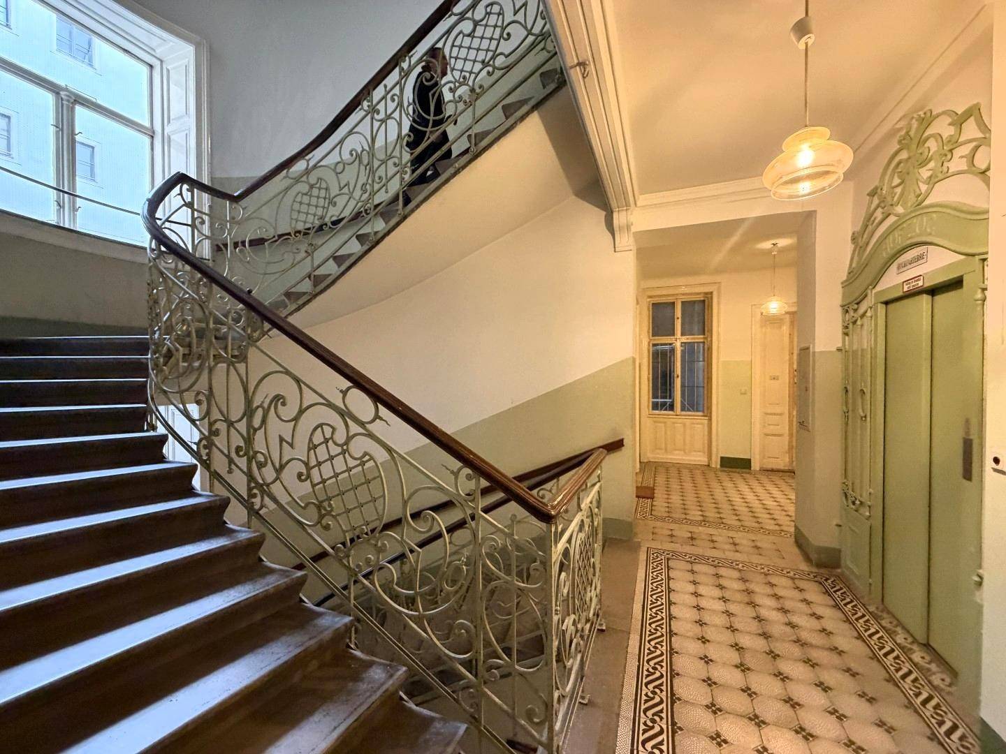 Prestigious Period Office on Wollzeile