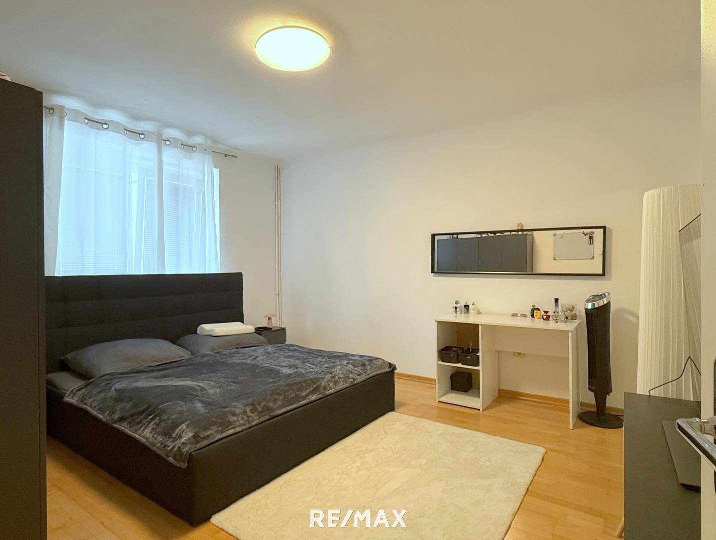 Multi-family house with four units and garden access near Vienna