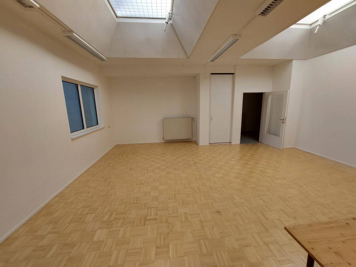 Office Space in City Center with Air Conditioning and Parquet