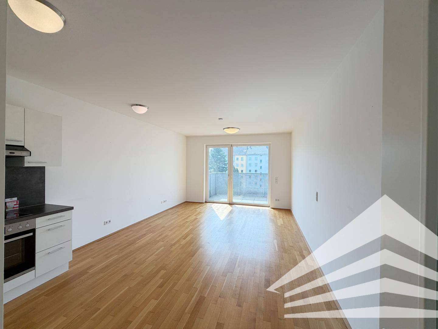 New build apartment with balcony and courtyard in Linz