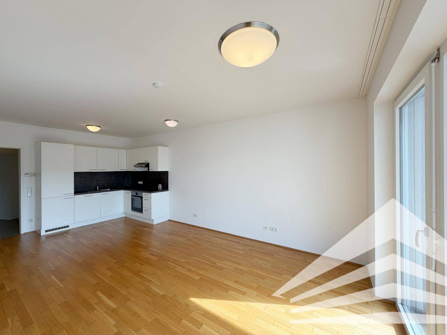 New build apartment with balcony and courtyard in Linz