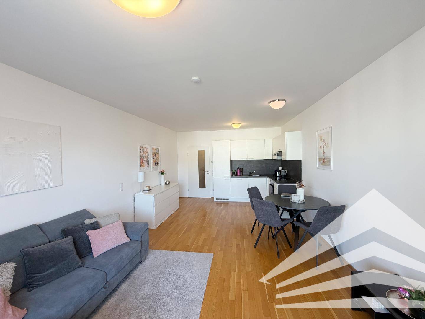 New build apartment with balcony and courtyard in Linz