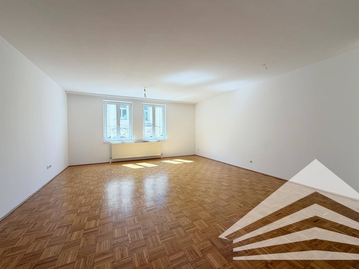 Renovated period apartment with shared garden near Schillerpark