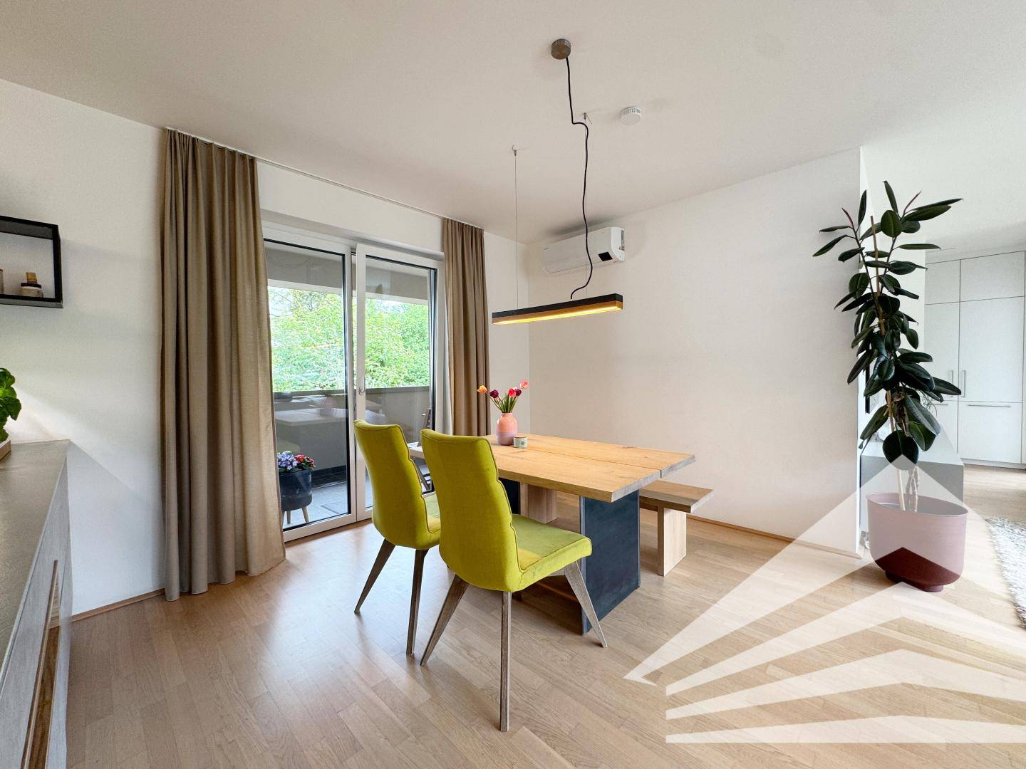 New-build apartment with loggia and balcony in Alturfahr