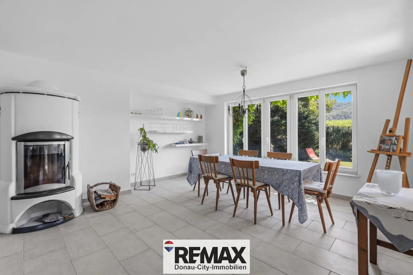 Single family house with garden and panoramic view