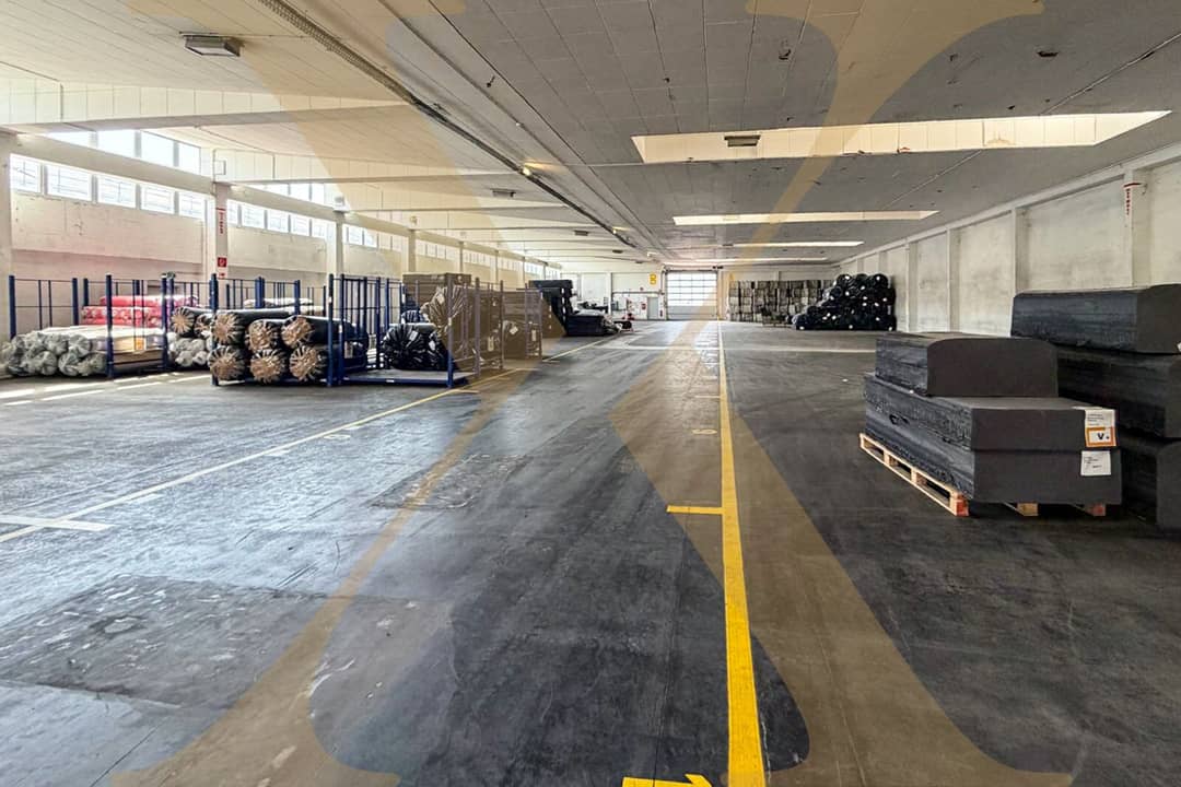 Großzügige Lagerhalle mit LKW Zufahrt in Linz