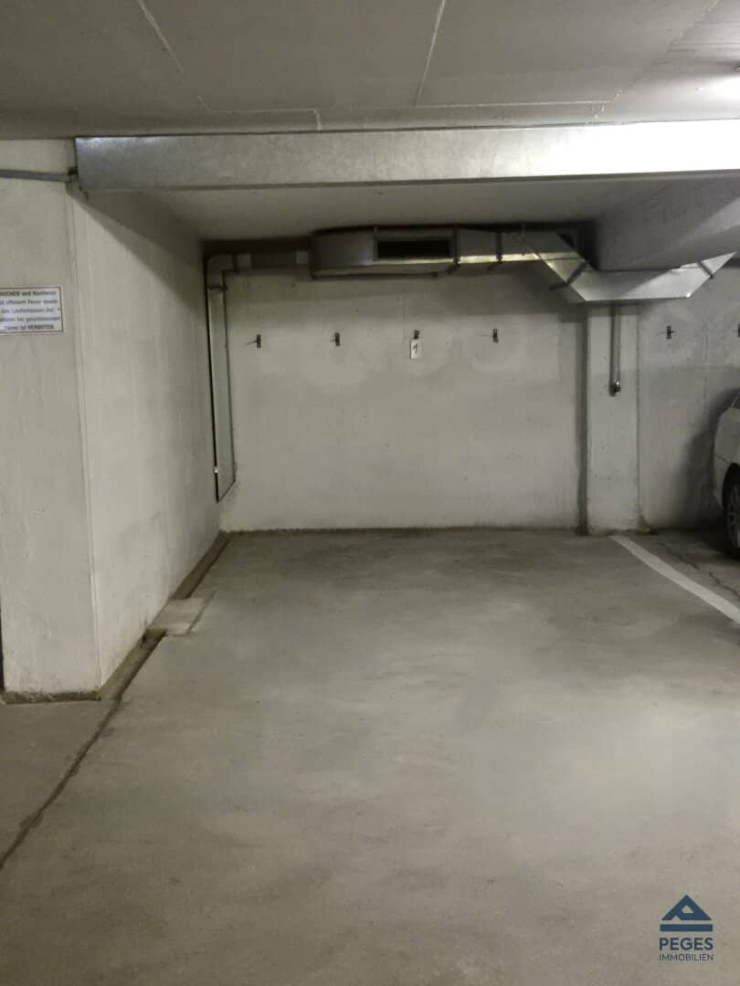 Underground parking space in small residential complex Andräviertel