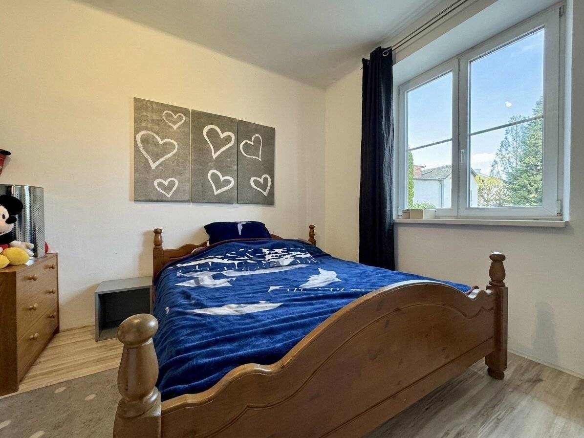 Well-maintained apartment with open kitchen and cellar storage in Itzling