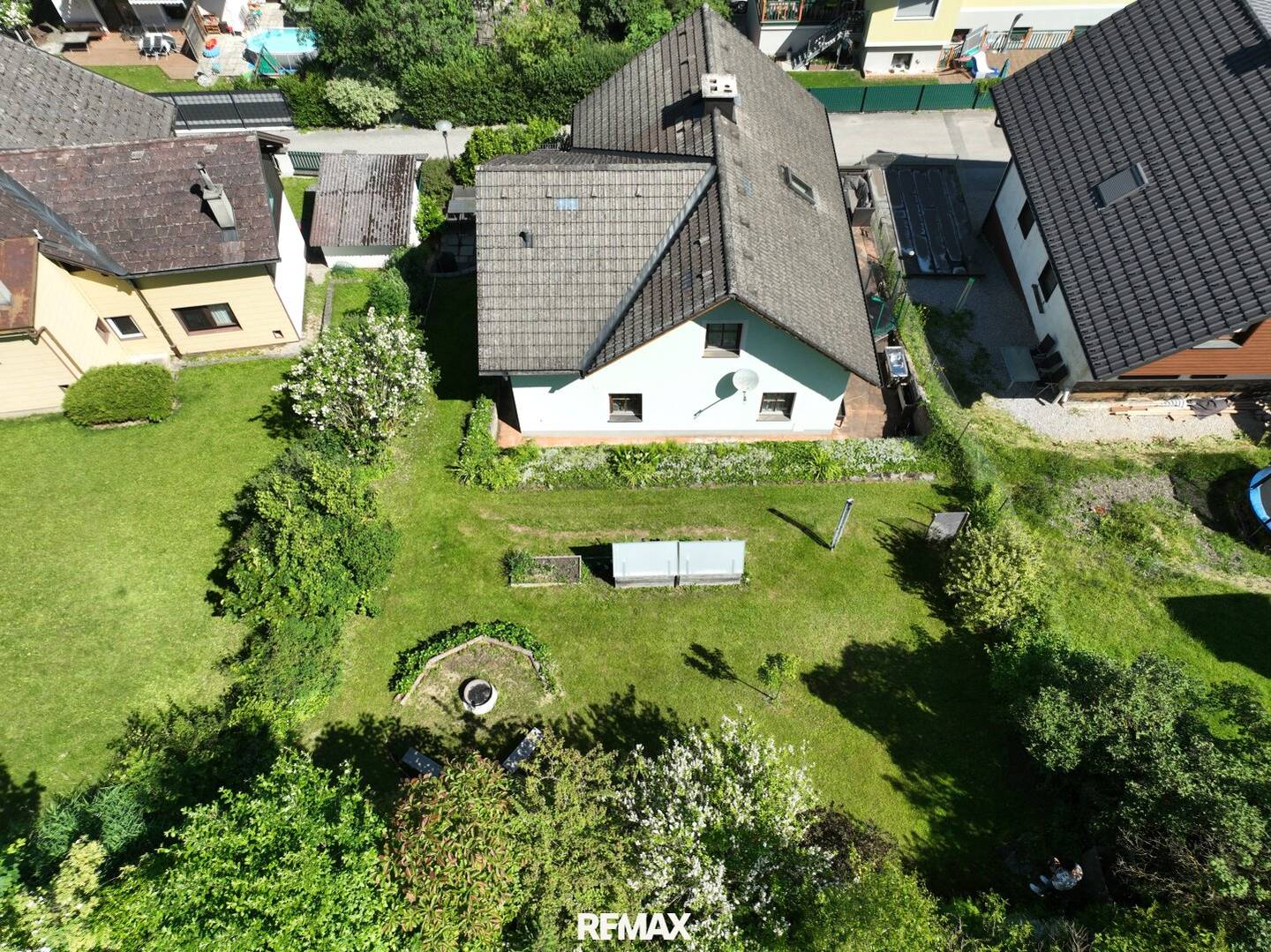 Einfamilienhaus mit Terrasse und Garage in erhöhter Lage