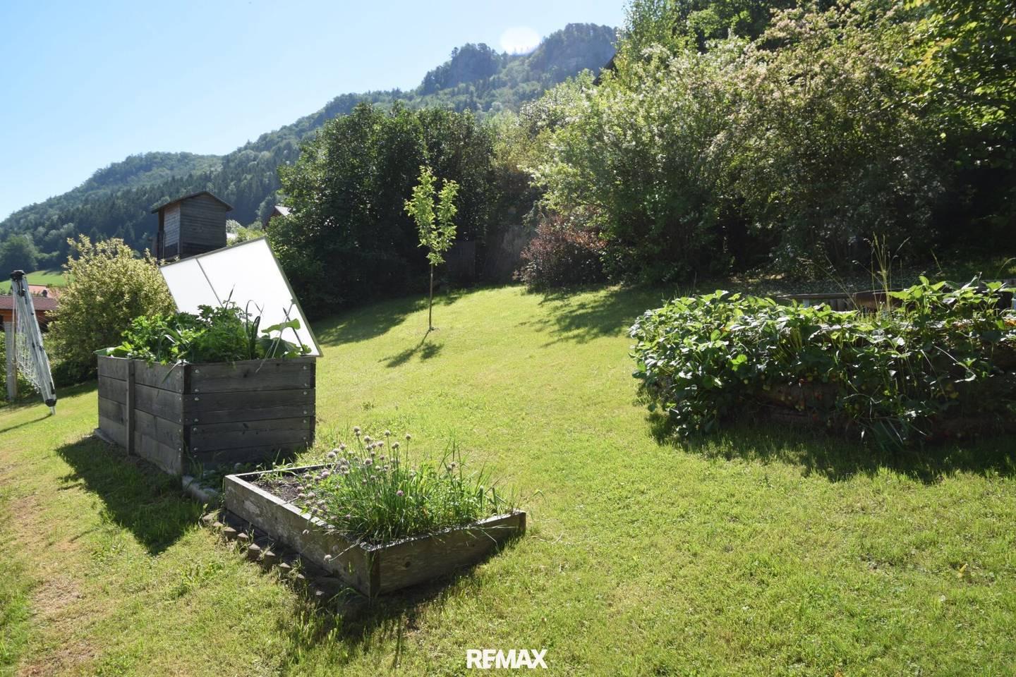 Einfamilienhaus mit Terrasse und Garage in erhöhter Lage