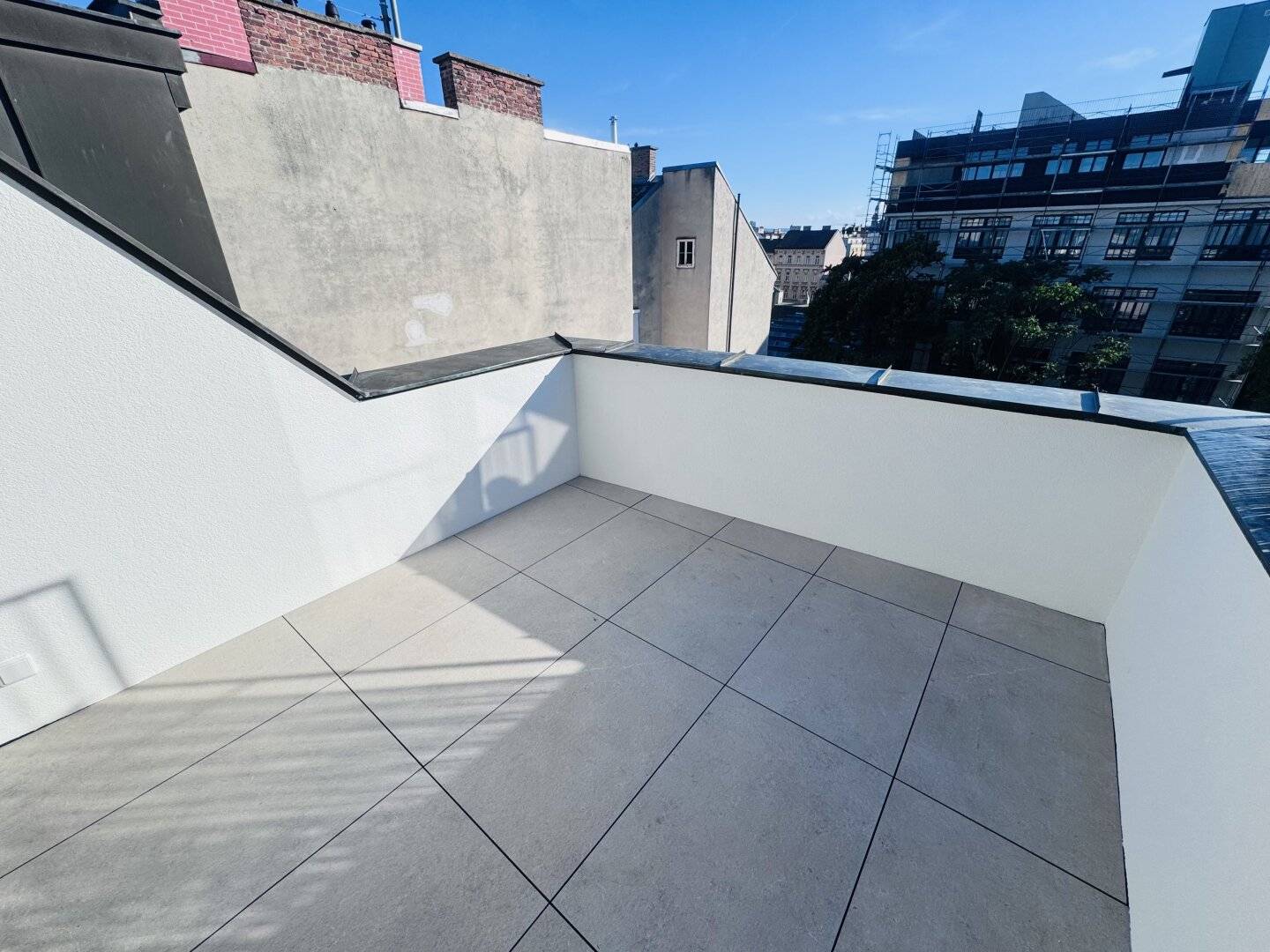 Sanierte Maisonettewohnung mit Terrasse und Einbauküche