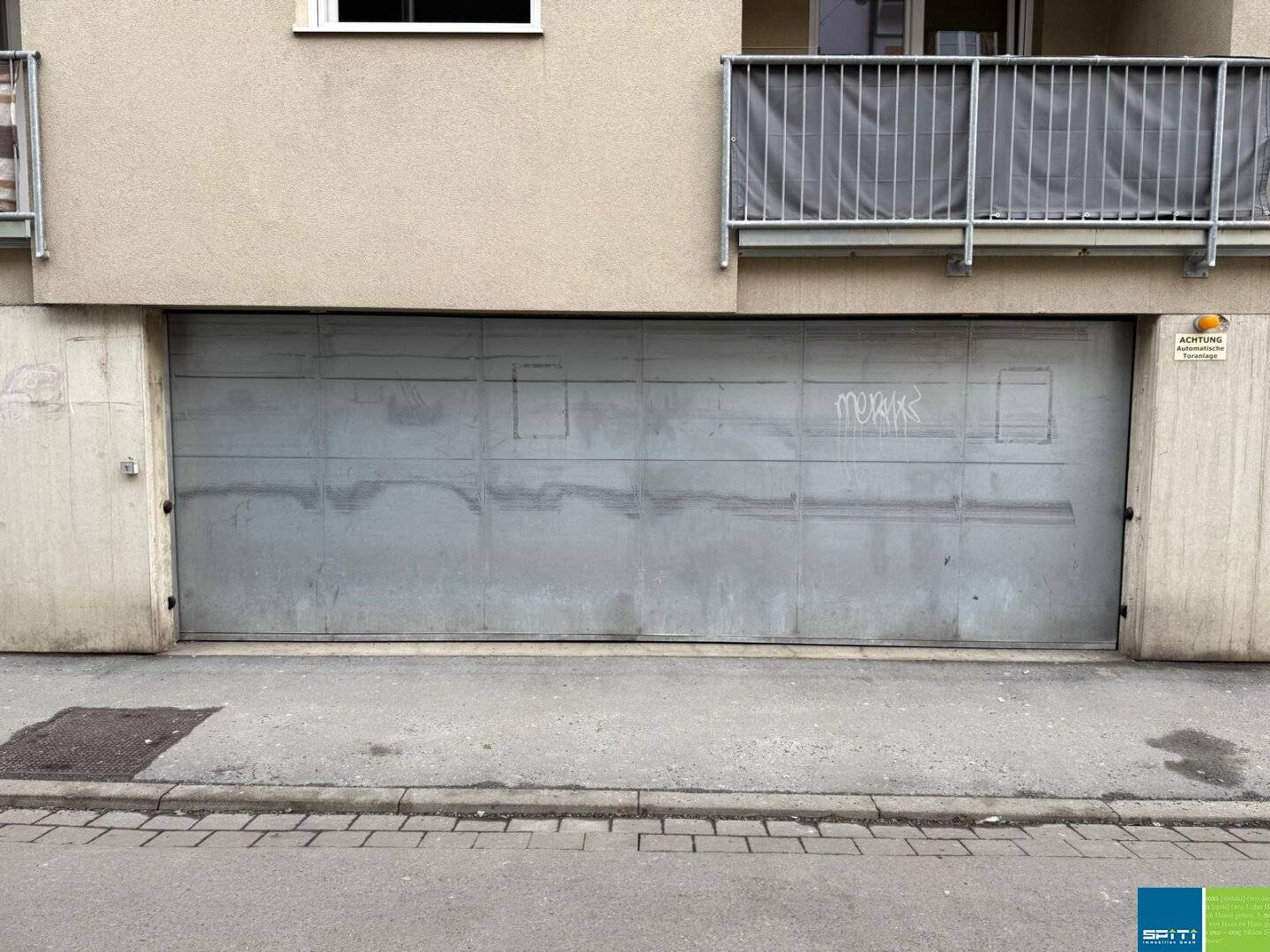 Tiefgaragenstellplatz mit elektrischem Tor in Graz