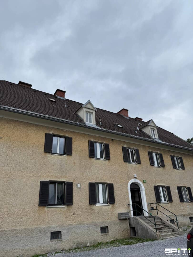 Vielseitige 4 Zimmer Wohnung mit Renovierungspotenzial
