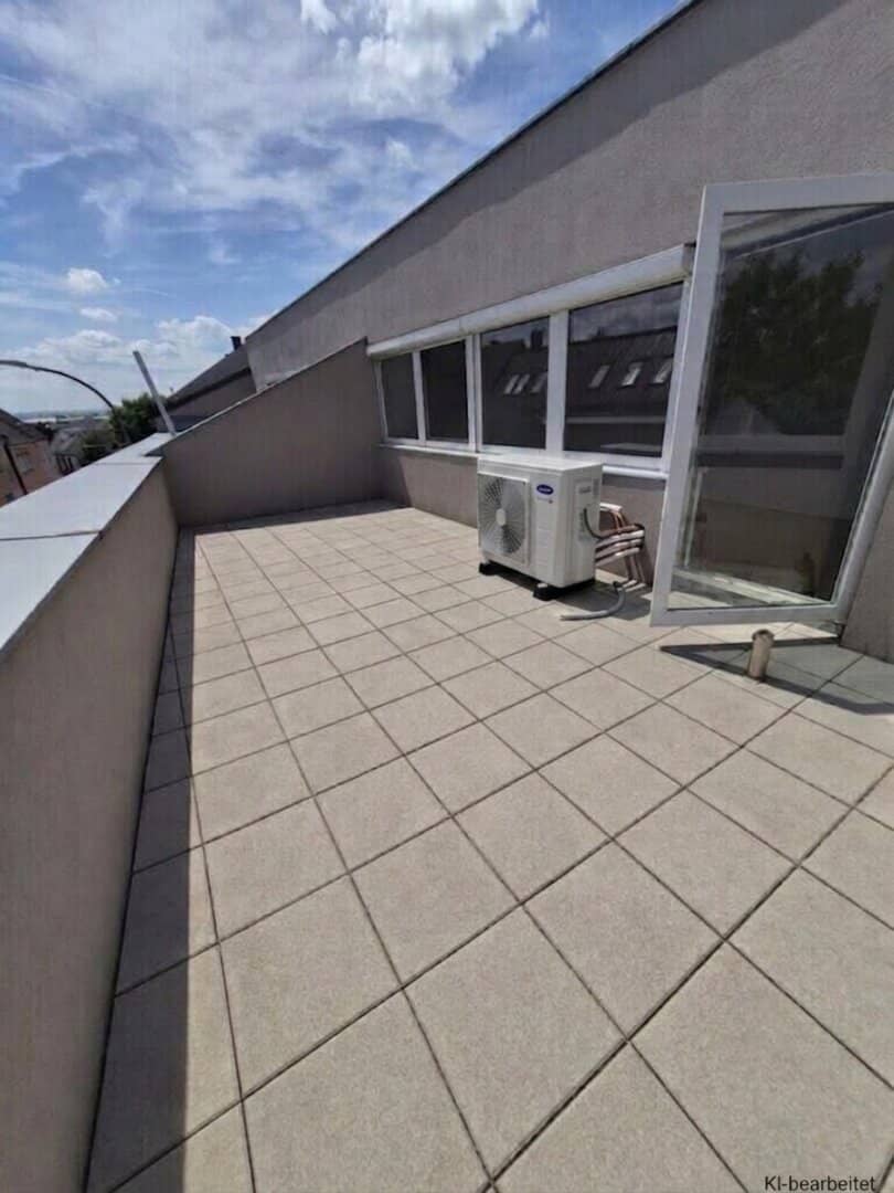 Penthouse Apartment with Southeast Terrace near Cathedral Square