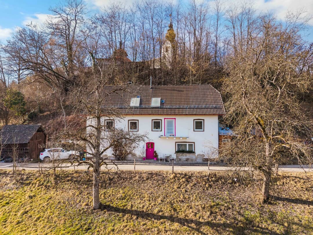 Charmantes Altbauhaus mit Garten und Parkplatz