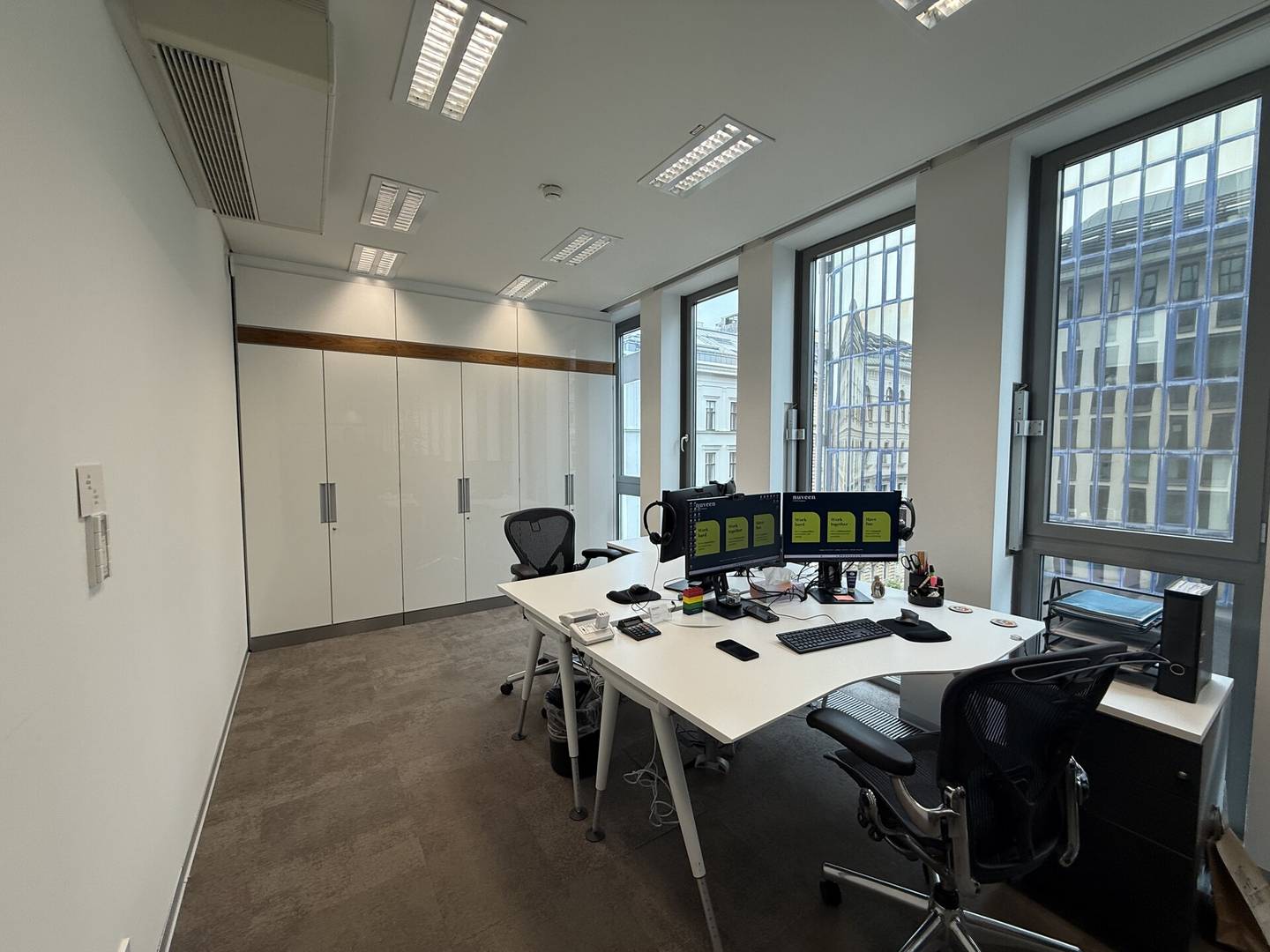 Modern City Center Office Opposite the Stock Exchange