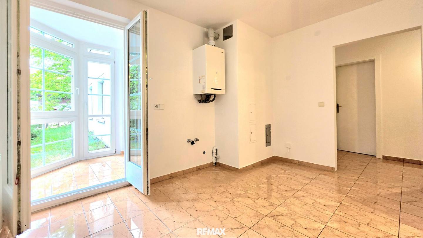 2-room apartment with wintergarden top renovated senior-friendly barrier-free