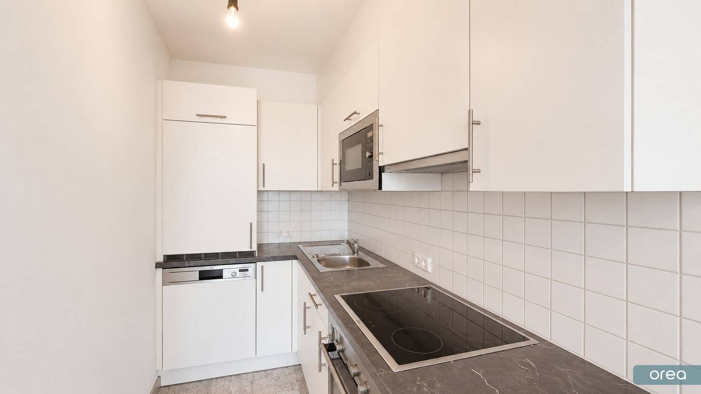 Helle 2 Zimmer Wohnung mit Garage in Wien Penzing